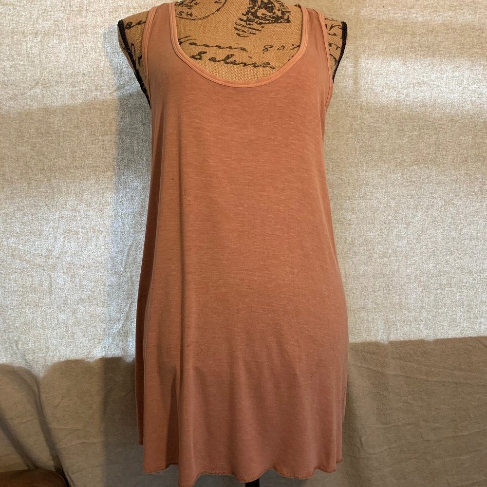 Mossimo Longline relaxed tank in cream/tan color